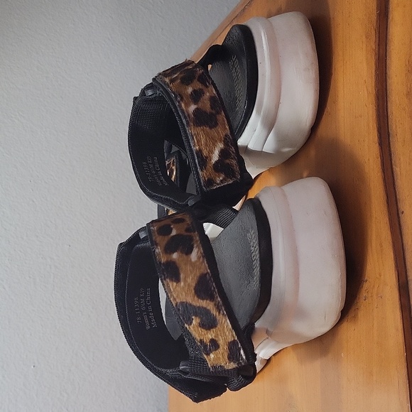 Johnston & Murphy Cheetah Leopard Print Velcro Dad Sandals Size 6.5 GUC Spring - Picture 5 of 8